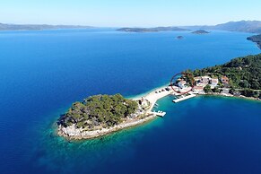 Apartment Located Directly on the Seaside, With Stunning Views and Sea