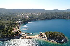 Apartment Located Directly on the Seaside, With Stunning Views and Sea