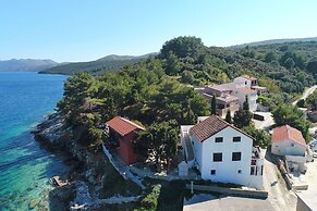 Apartment Located Directly on the Seaside, With Stunning Views and Sea