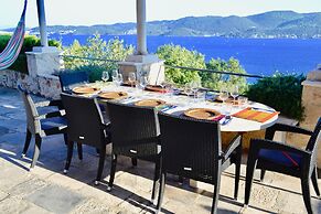 Restored 350 Year old Villa, Stunning Views, Idyllic Location, Large P