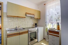 An Apartment Kamelia