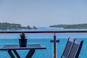 An Apartment Kamelia