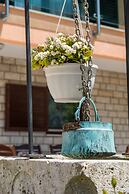 An Apartment Kamelia