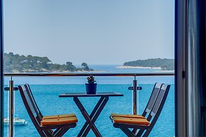 An Apartment Kamelia