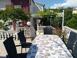 New And Completely Renovated Apartment 5-1