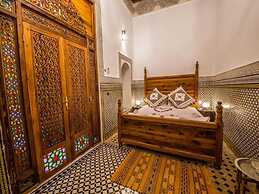 Room in Guest Room - Charming Riad Ouliya in Fès