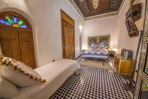 Room in Guest Room - Charming Riad Ouliya in Fès With Authentic Morocc