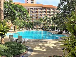 Royal Hill Resort Pattaya Corner Condo With sea & Pool Views