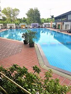 Swimming Pool View Spacious Studio 5 Min To Beach