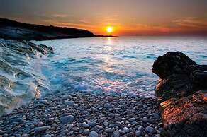 Sea View Apartment With Terrase Vl