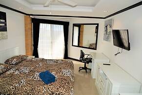 2 Bedroom Corner Apartment Jomtien Beach Condominium Pattaya