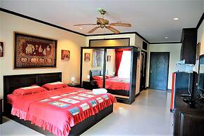 Jomtien Plaza Residence With sea View, spa Shower Bath tub