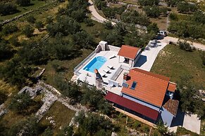 Villa With the Pool Near Vela Luka