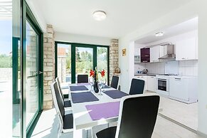 Villa With the Pool Near Vela Luka