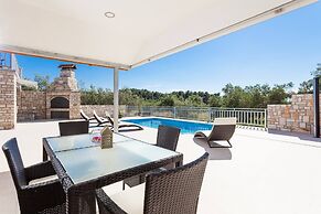 Villa With the Pool Near Vela Luka