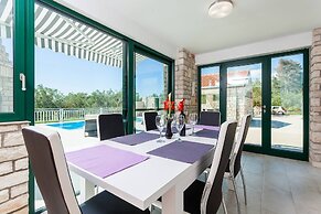 Villa With the Pool Near Vela Luka