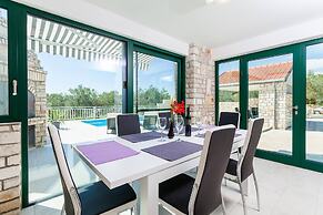 Villa With the Pool Near Vela Luka