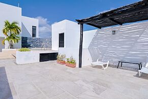 Arkana 9 by Grupo Amber