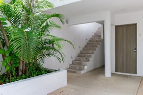 Arkana 9 by Grupo Amber