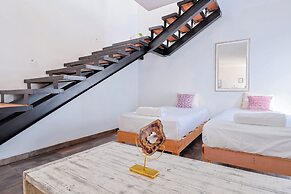 Arkana 9 by Grupo Amber