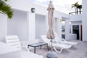 Arkana 9 by Grupo Amber