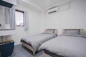 ZAITO Tokyo Yokokawa Economy Inn