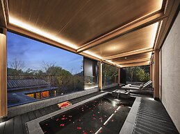 Xianghu Xiaoyao Manor