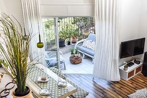 Modern Loft Retreat with Rooftop by Sea N Rent