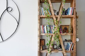 Modern Loft Retreat with Rooftop by Sea N Rent