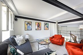 Modern Loft Retreat with Rooftop by Sea N Rent