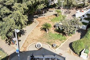 Modern Loft Retreat with Rooftop by Sea N Rent