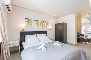 Home of Art in Neve-Tzedek Heart