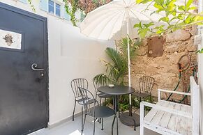 Home of Art in Neve-Tzedek Heart