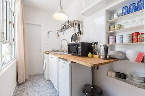 Home of Art in Neve-Tzedek Heart