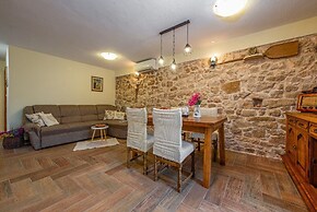 Holiday Home Stone Wall