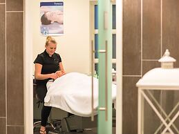 Thatched Villa With Dishwasher Near the Beach