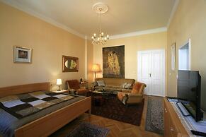 Apartment No. 20 Jaltská 3