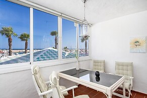 Stunning apartment in Puerto Marina
