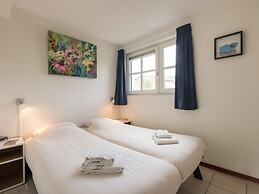 Stylish Thatched Villa with 2 Bathrooms near Giethoorn