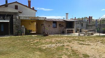 House for Families and Pets Welcome