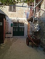 Explore old Town and all the Beauties in Omiš Staying at Apartment Olm