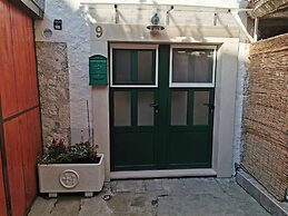 Explore old Town and all the Beauties in Omiš Staying at Apartment Olm