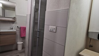 Explore old Town and all the Beauties in Omiš Staying at Apartment Olm