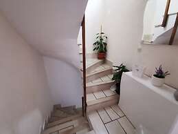 Explore old Town and all the Beauties in Omiš Staying at Apartment Olm