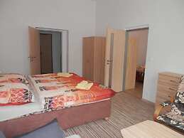 Apartment No. 27 Zeyerova 3