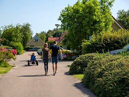 Detached Holiday Home With Jetty Near Hoorn