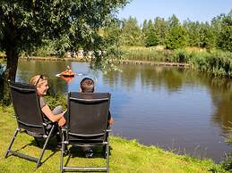 Detached Holiday Home With Jetty Near Hoorn