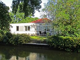 Detached Holiday Home With Jetty Near Hoorn