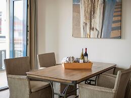 Luxurious Apartment Near sea