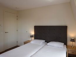 Luxurious Apartment Near sea